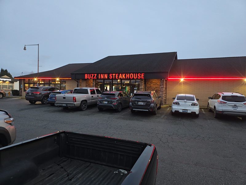 Buzz Inn Steakhouse - Marysville exterior